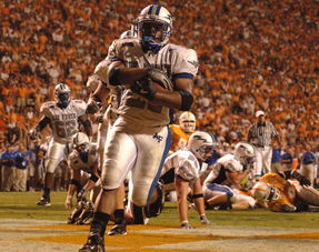 leyu乐鱼体育综合-中国足球国家队伤病恢复管理体系全面完善,国家队受伤俱乐部治疗