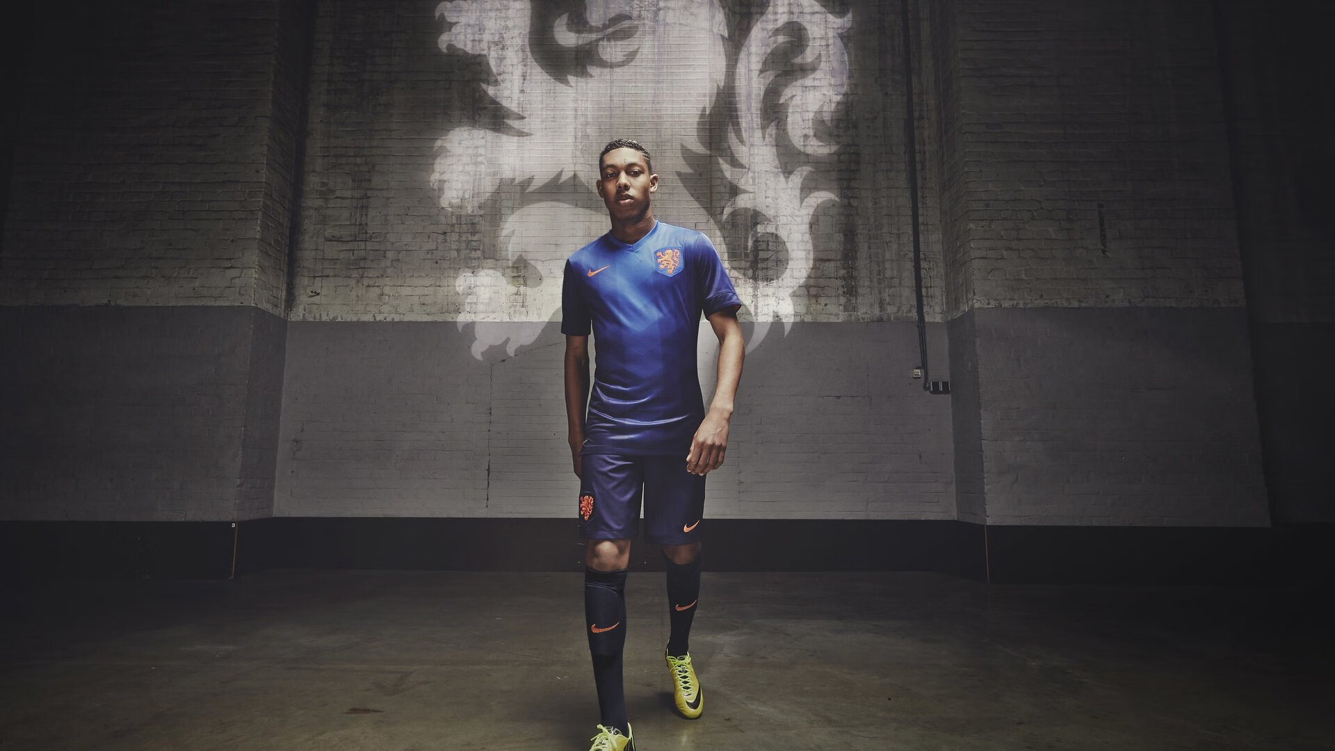 乐鱼电竞在线平台-德甲快攻如潮：瞬秒突破，制造奇迹！，德甲高胜率初盘组合