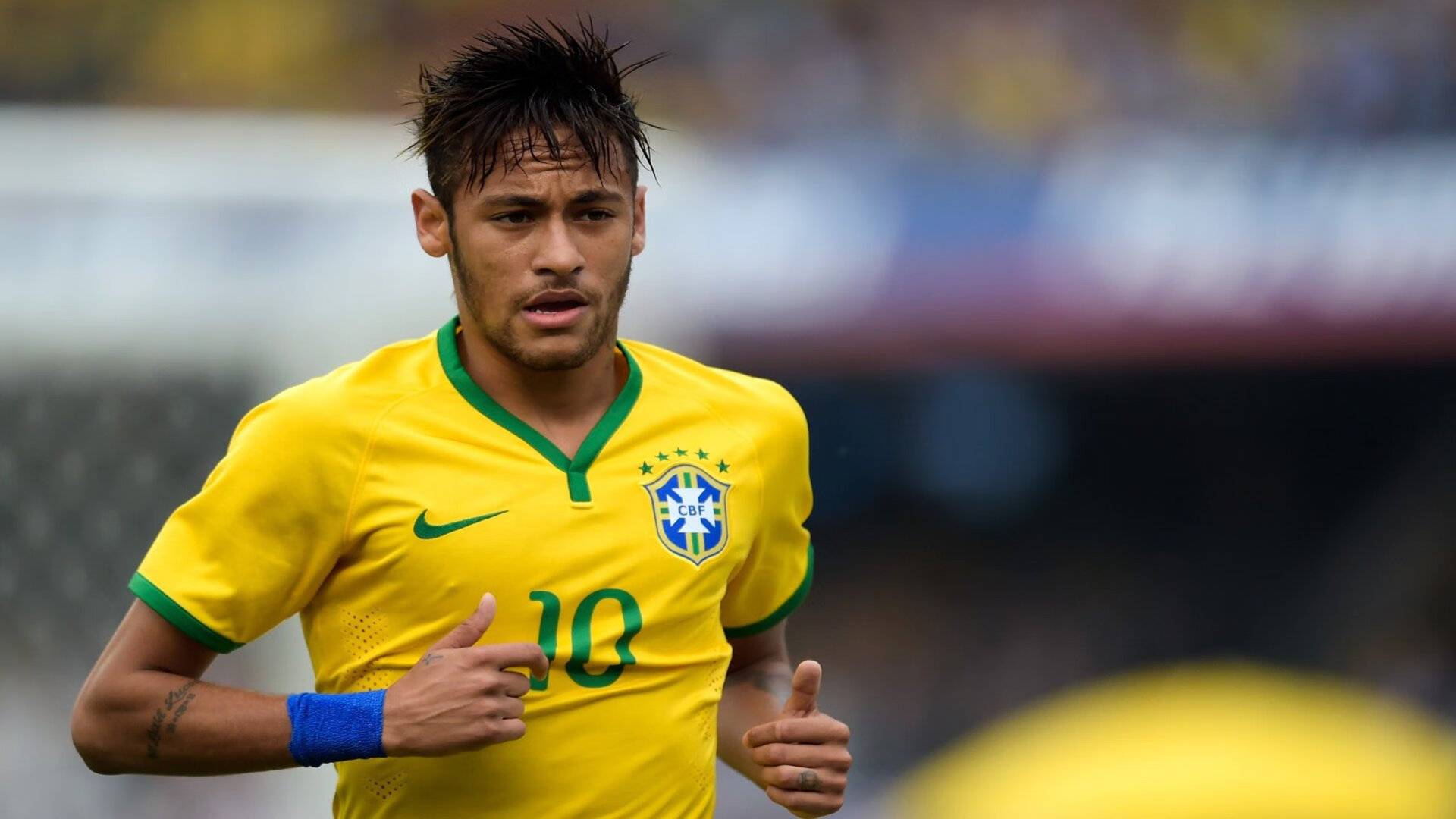 Leyu Sport下载-格鲁塞冲线瞬间引爆全场欢呼，鲁格赛特vs格利扎